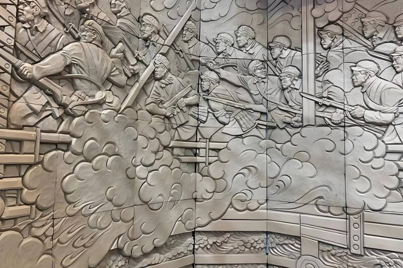 如何選擇適合不同場景的浮雕材料？專業(yè)雕塑廠家助您精準決策