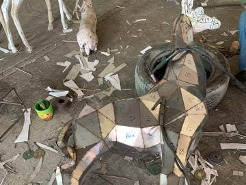 不銹鋼動(dòng)物雕塑鹿切片造型生產(chǎn)