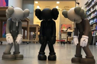 商業(yè)街kaws公仔雕塑雕塑網(wǎng)紅IP美陳