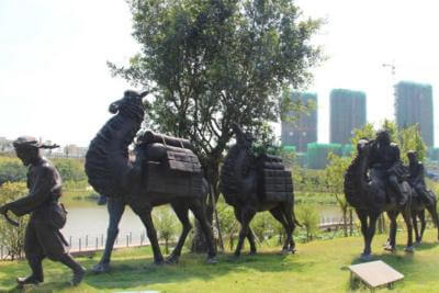 景區(qū)文化建設(shè)中玻璃鋼仿銅人物雕塑